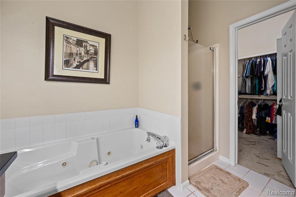 2460 Fenton Creek Lane, Fenton, MI 48430 — Photo 22