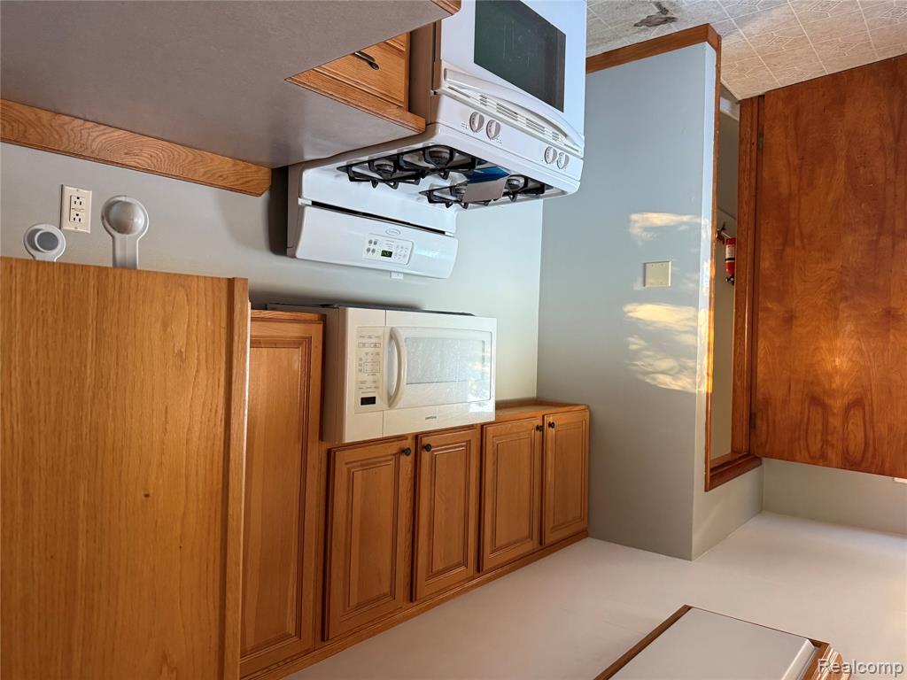 2450 W Snover Road, Sandusky, MI 48471 — Photo 37