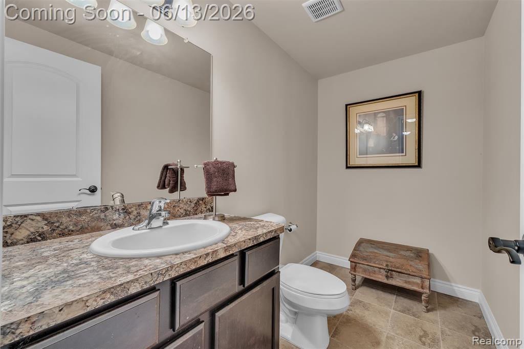 23719 Stoneleigh Drive, South Lyon, MI 48178 — Photo 52
