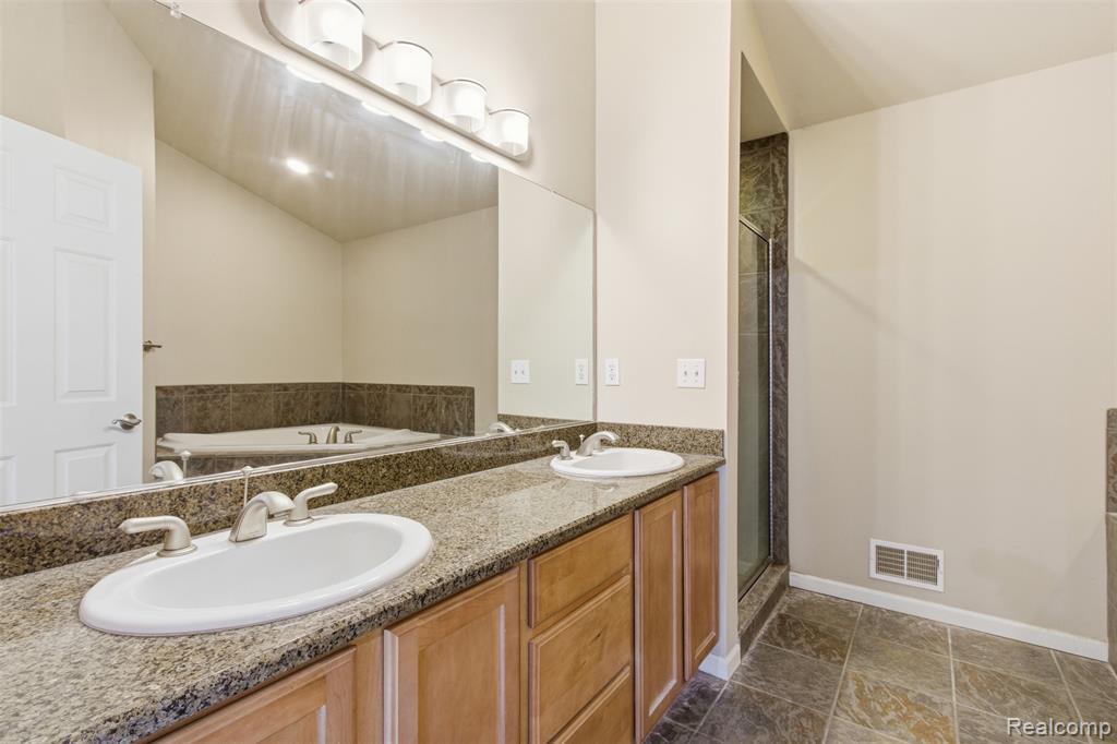 7767 W Branch Court, Ypsilanti, MI 48197 — Photo 36