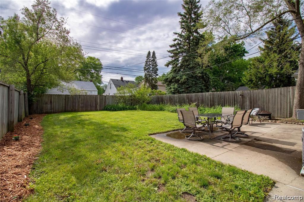 4033 OAKSHIRE Avenue, Berkley, MI 48072 — Photo 13