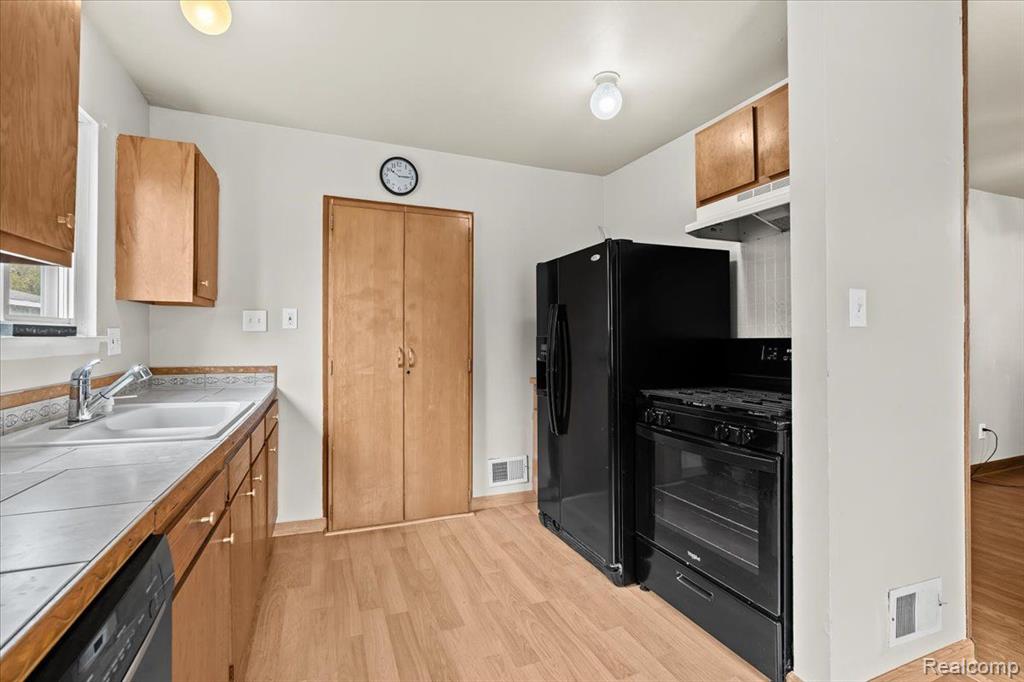 6073 TROY Street, Taylor, MI 48180 — Photo 14