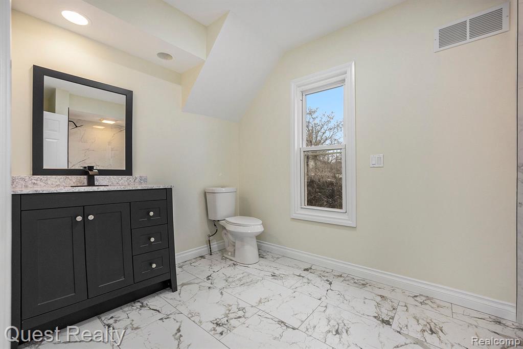 9 Hubbard, Mount Clemens, MI 48043 — Photo 14