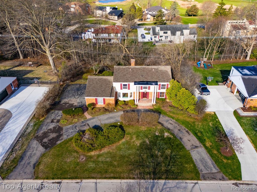 Aerial view of property and surrounding area