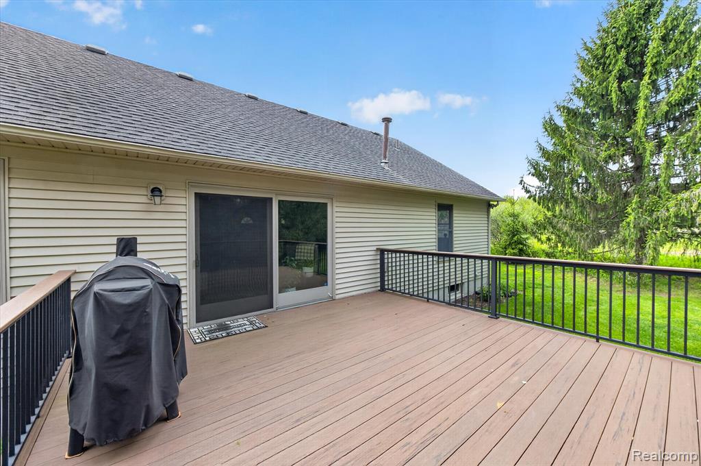 7659 Clyde Road, Fenton, MI 48430 — Photo 31