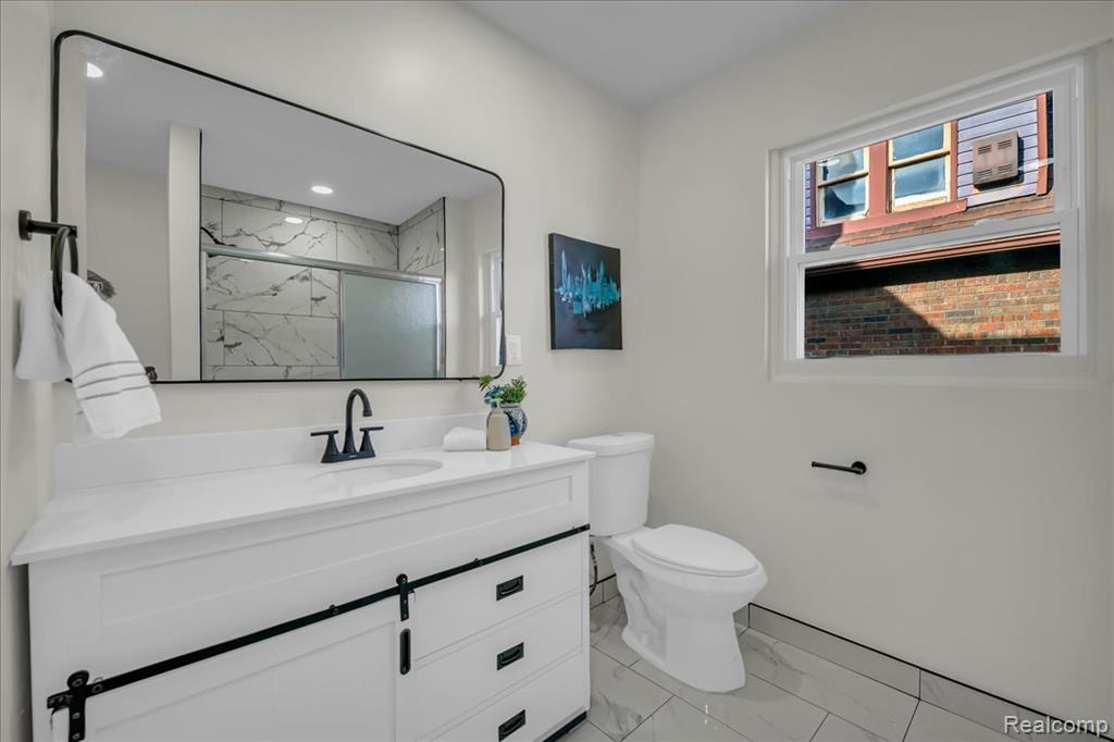 18050 WISCONSIN Street, Detroit, MI 48221 — Photo 18