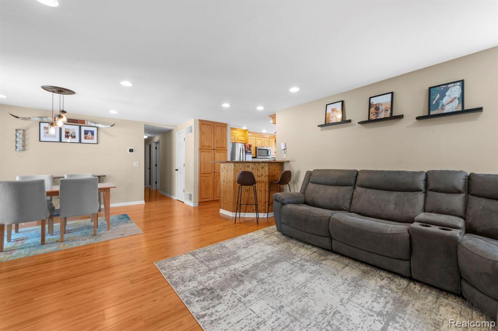 1570 Tamson Street, West Bloomfield, MI 48324 — Photo 11