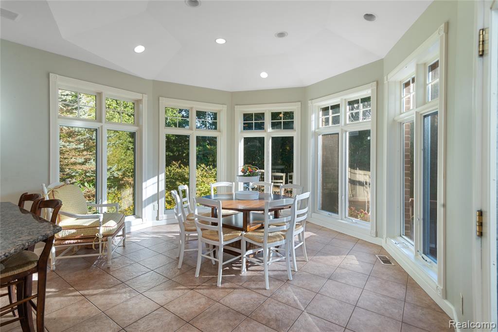 5090 Stone Oak Drive, Jackson, MI 49201 — Photo 10