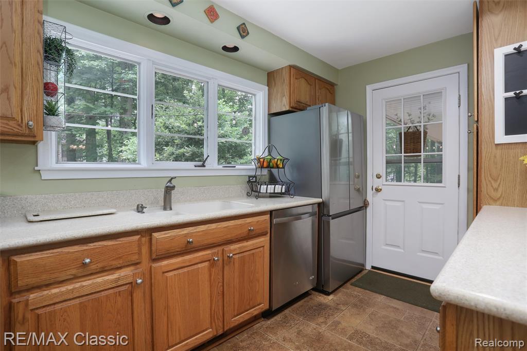 45100 Thornapple Lane, Northville, MI 48168 — Photo 14
