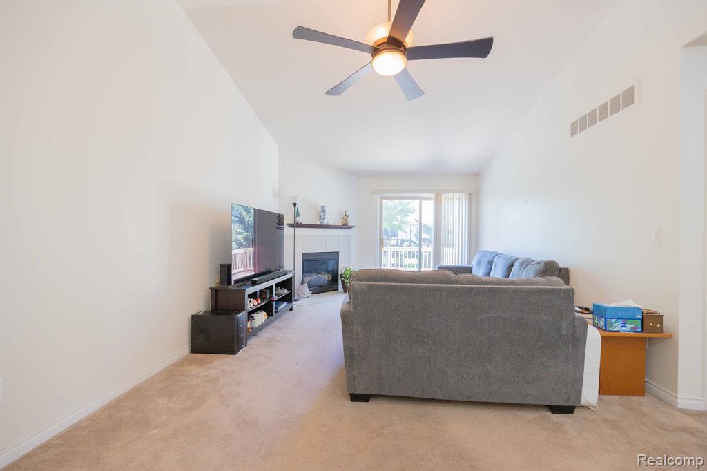 17415 N LUCILLE Circle, New Boston, MI 48164 — Photo 14