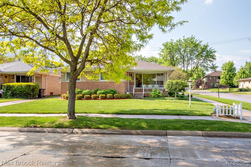 14271 Lincoln Street, Oak Park, MI 48237 — Photo 49