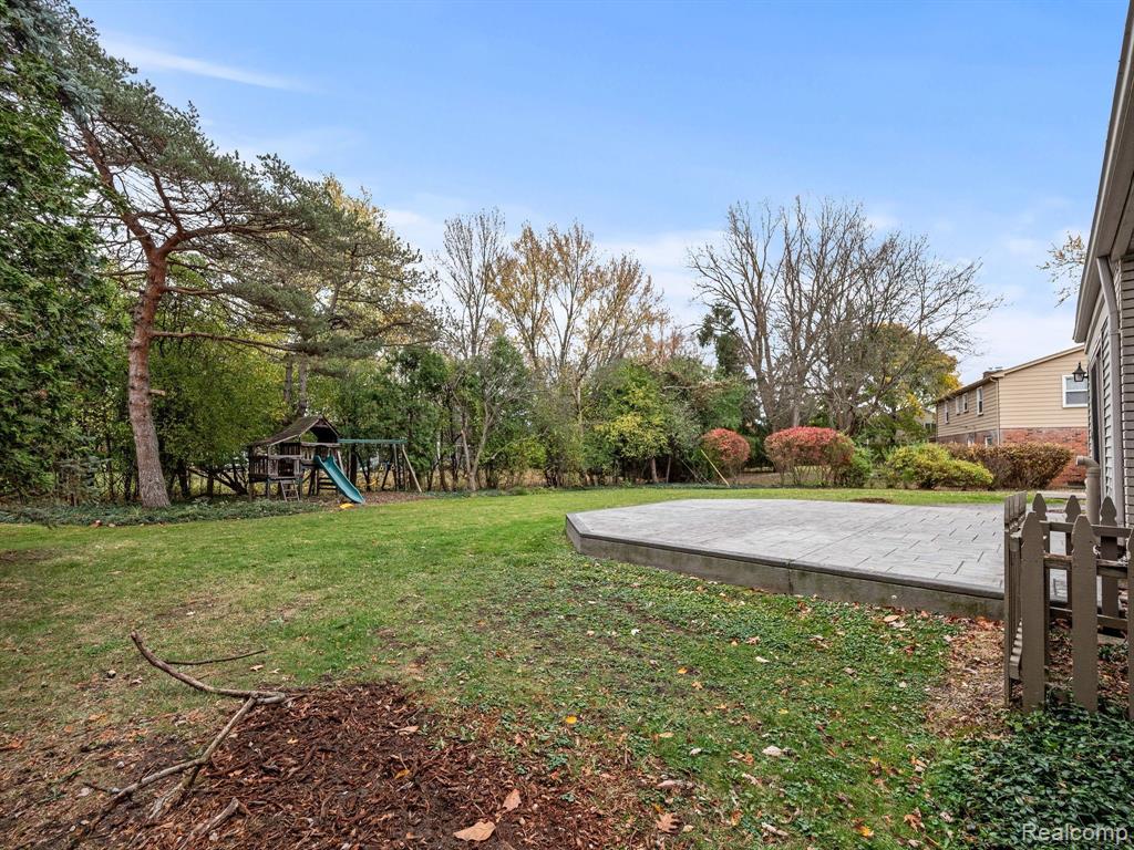 5707 WOODWIND Drive, Bloomfield Hills, MI 48301 — Photo 41