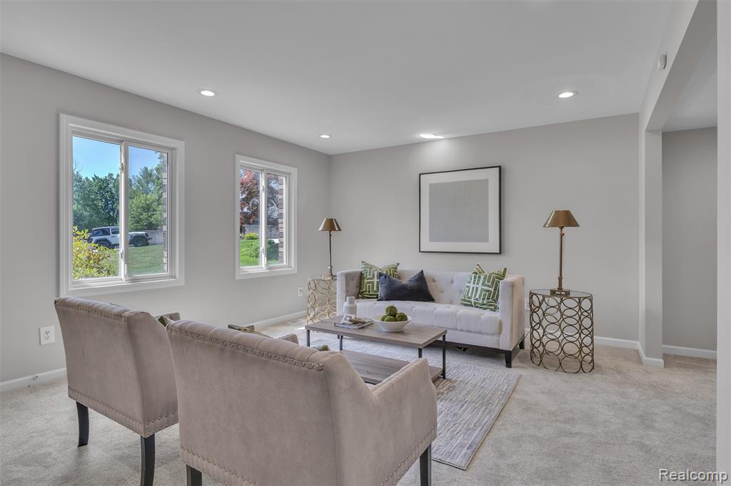 5310 Pond Bluff Drive, West Bloomfield, MI 48323 — Photo 9
