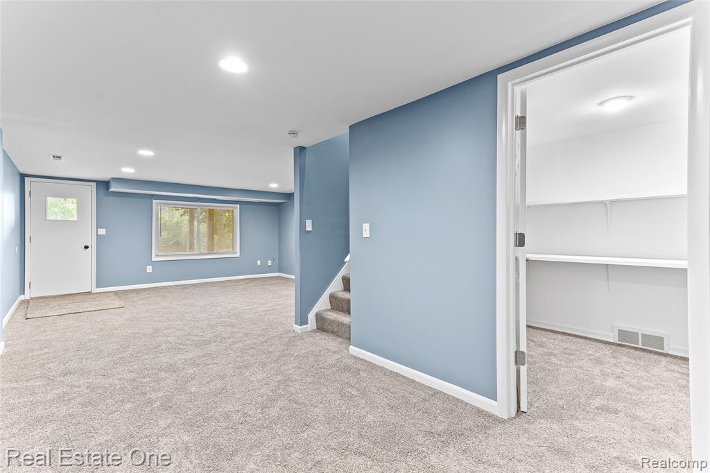 2509 Golden Shores Drive, Fenton, MI 48430 — Photo 18