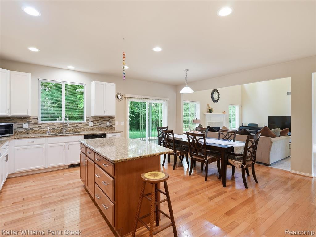 846 Monterey Lane, Rochester Hills, MI 48307 — Photo 18