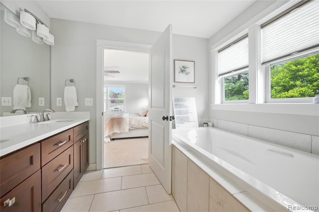 4223 Hampton Boulevard, Royal Oak, MI 48073 — Photo 12
