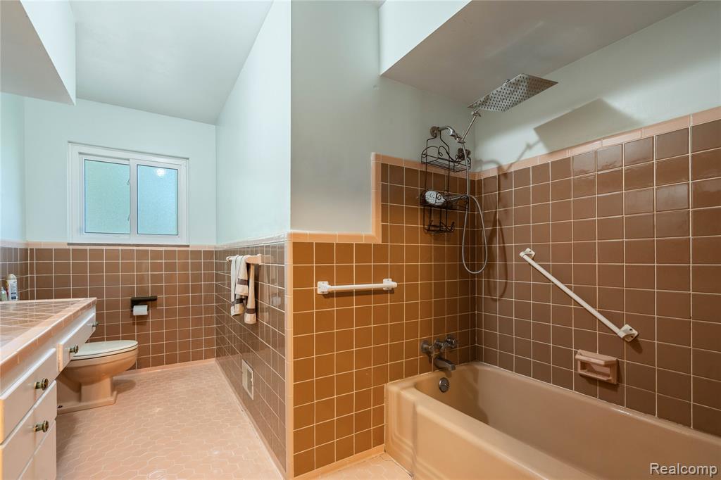 8293 Woodcrest Drive, Grosse Ile, MI 48138 — Photo 31