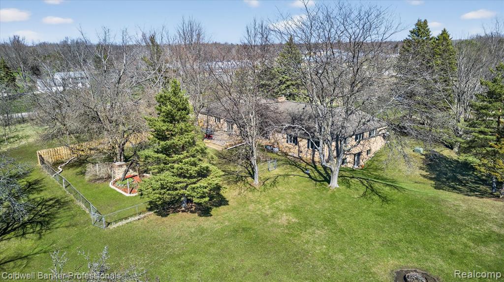 4380 Warwick Circle Drive, Grand Blanc, MI 48439 — Photo 37