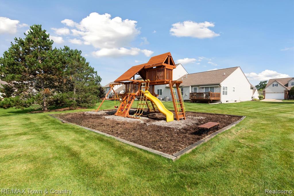 2571 ARALIA Drive, Howell, MI 48855 — Photo 39