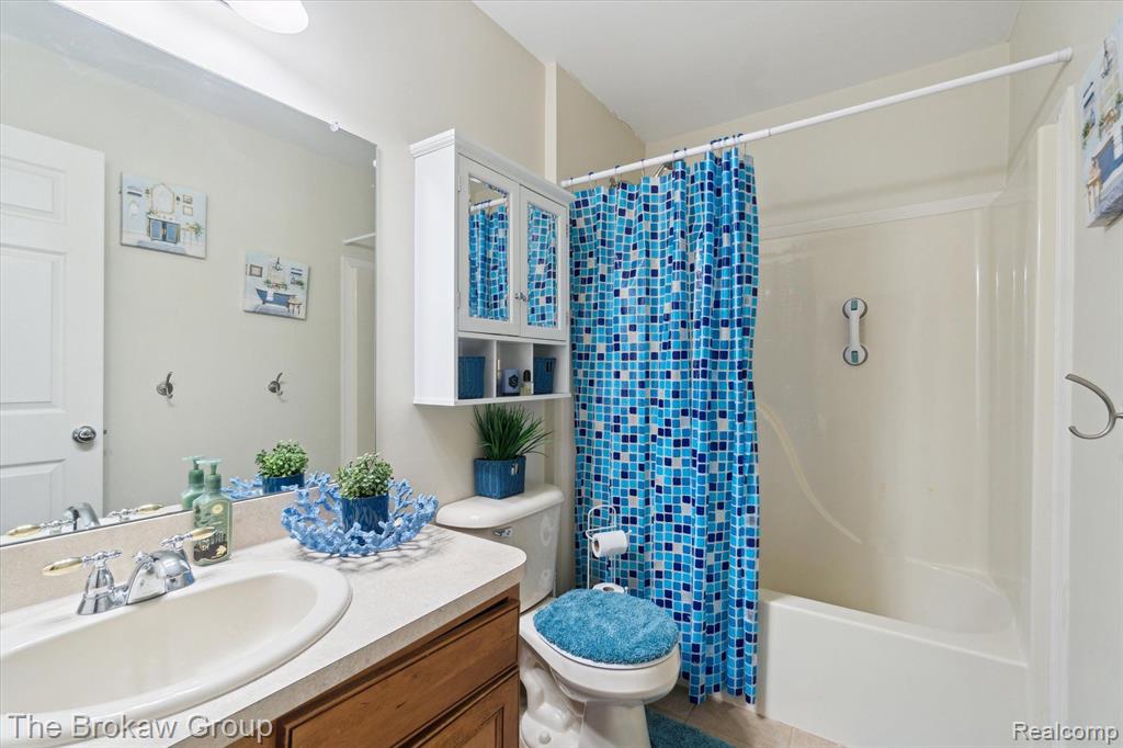 5232 NORTHWOOD Road, Grand Blanc, MI 48439 — Photo 36