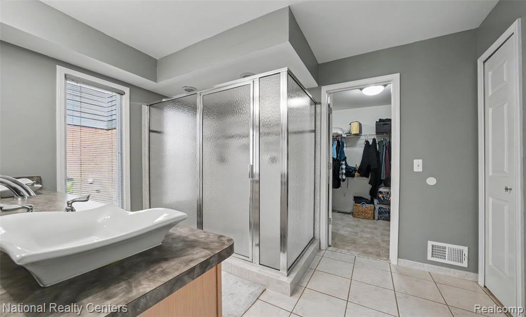 56175 Saint Andrews Drive, Macomb, MI 48042 — Photo 17