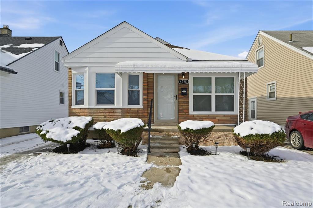 6751 Memorial Avenue, Detroit, MI 48228 — front exterior