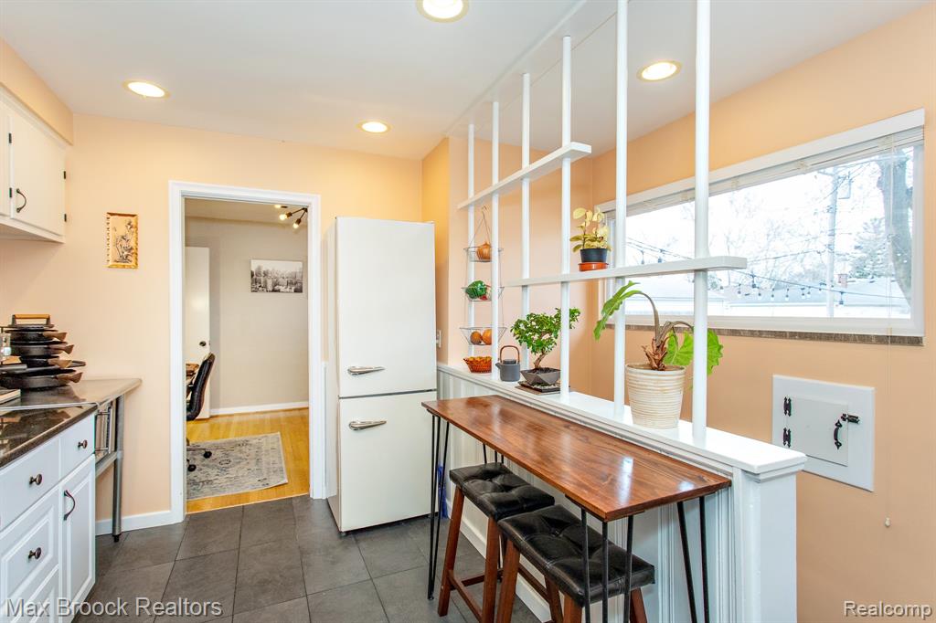 24460 Rosewood Street, Oak Park, MI 48237 — Photo 21