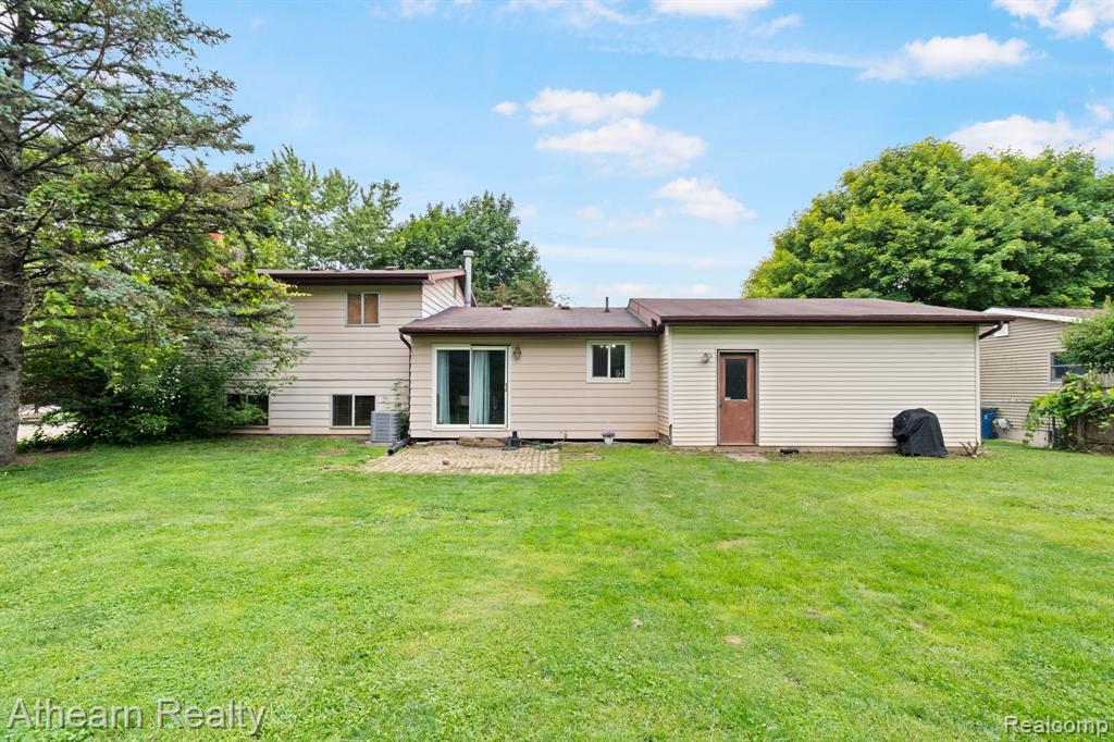 7156 Sharp Road, Swartz Creek, MI 48473 — Photo 4