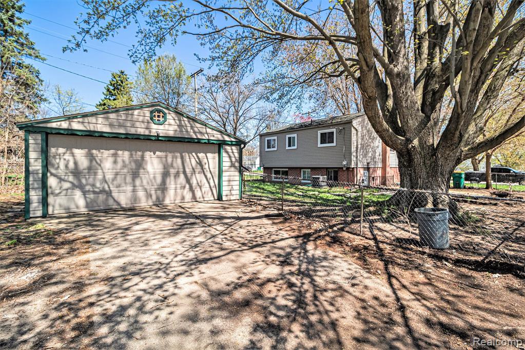 1376 MCCARTHY, Ypsilanti, MI 48198 — Photo 19