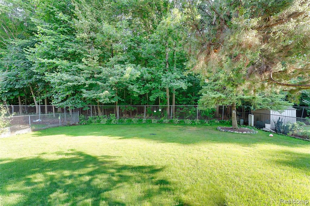 44827 Leslie Lane, Canton, MI 48187 — Photo 46
