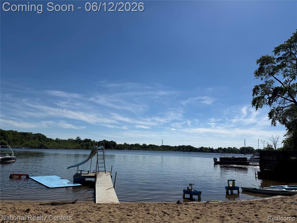2465 Fairbury, Wixom, MI 48393 — Photo 43