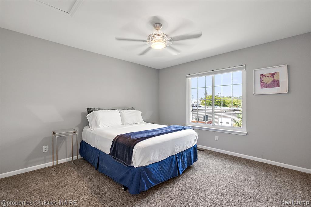 301 JAMES Circle, Royal Oak, MI 48067 — Photo 23