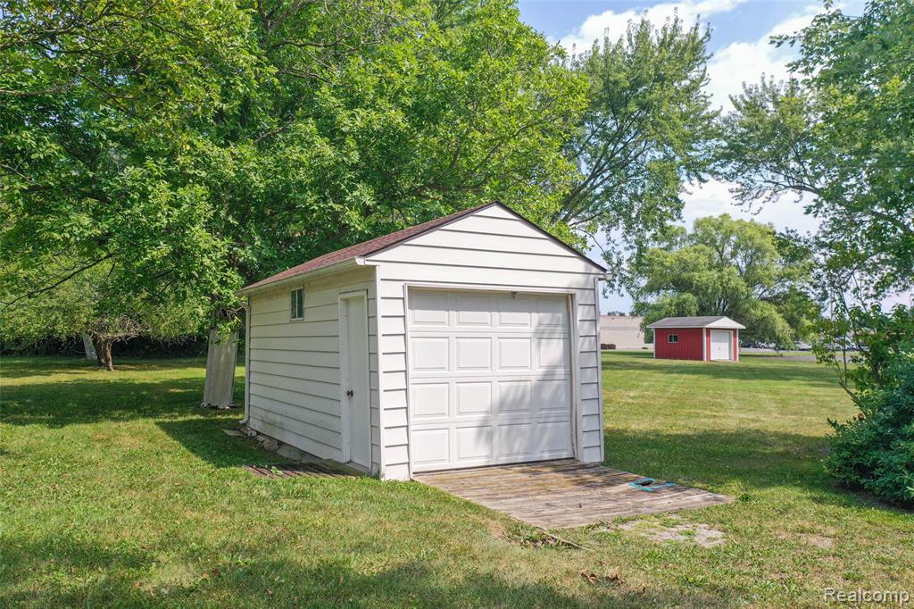 430 N Center Road, Saginaw, MI 48638 — Photo 24