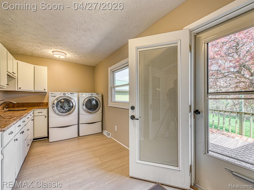 428 E Shore Drive, Whitmore Lake, MI 48189 — Photo 19