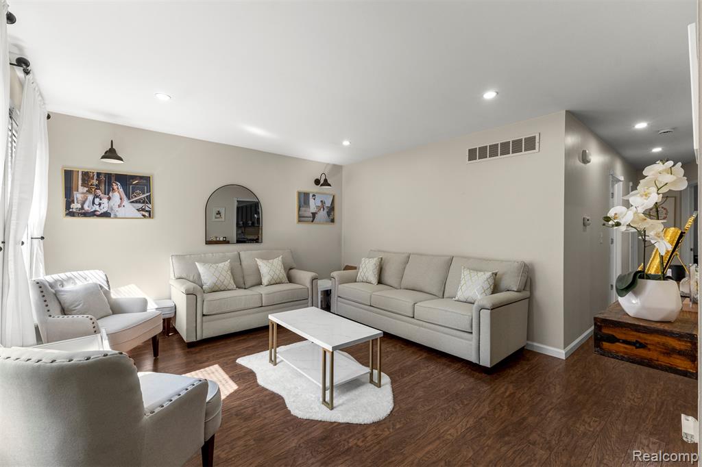 43530 Westminister Way, Canton, MI 48187 — Photo 9