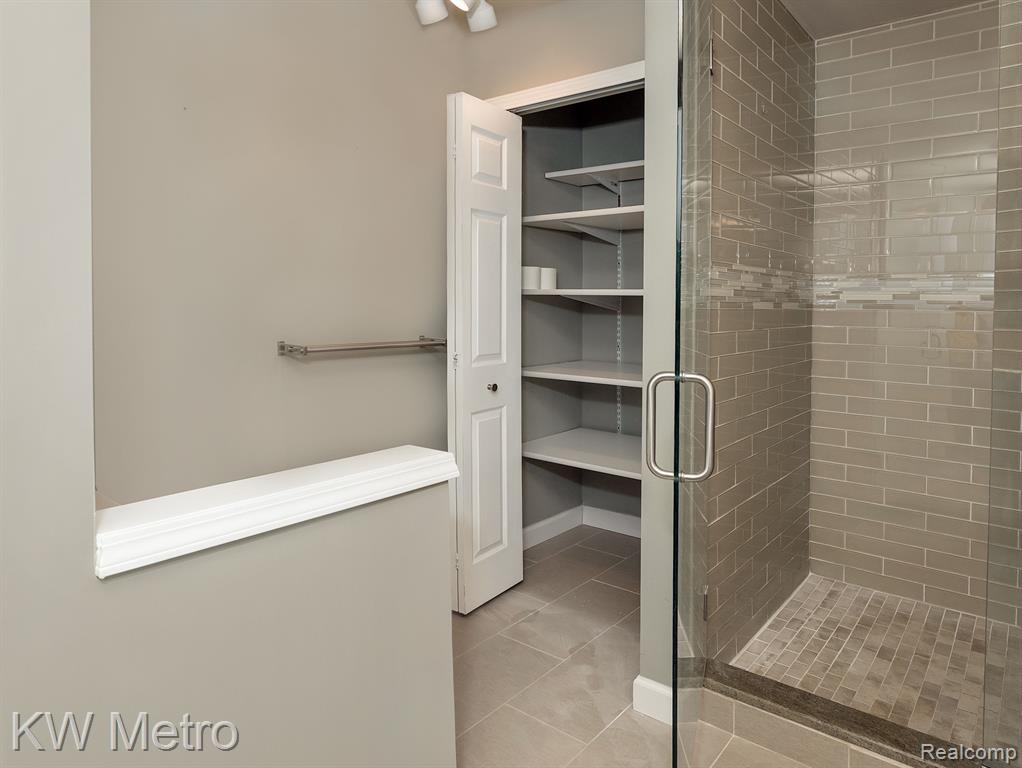 516 NEWBURNE POINTE, Bloomfield Hills, MI 48304 — Photo 27