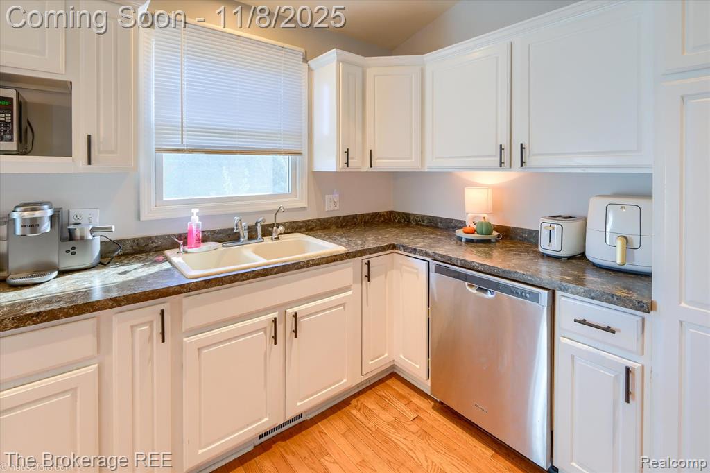 4203 Crystal Cove Court, Linden, MI 48451 — Photo 19