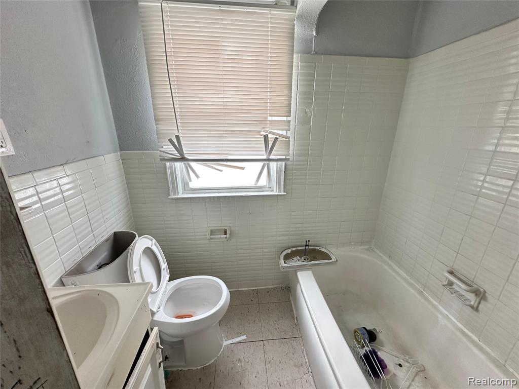 8084 Artesian Street, Detroit, MI 48228 — Photo 9