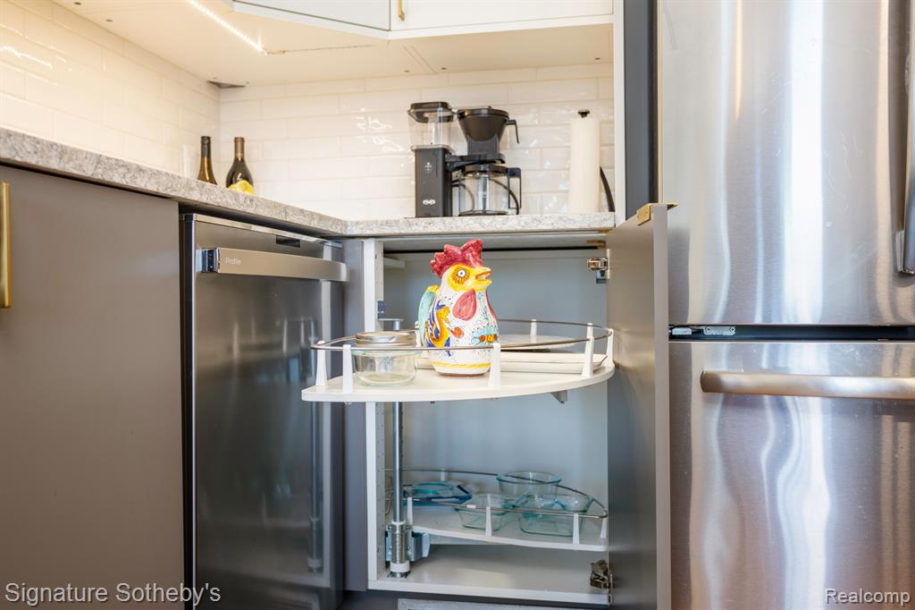 600 W Brown Street, 301, Birmingham, MI 48009 — Photo 21