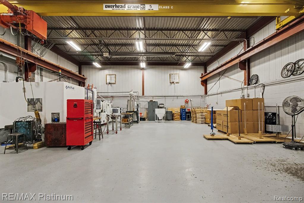 1200 HOLDEN AVENUE, Milford, MI, 48381