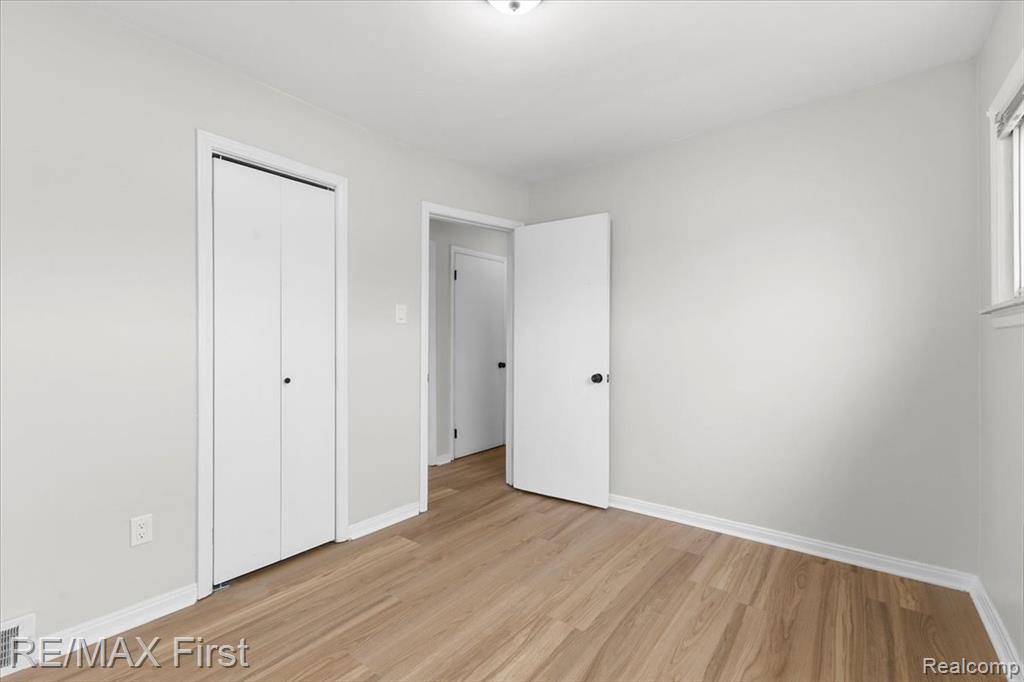 20675 Van Antwerp Street, Harper Woods, MI 48225 — Photo 9