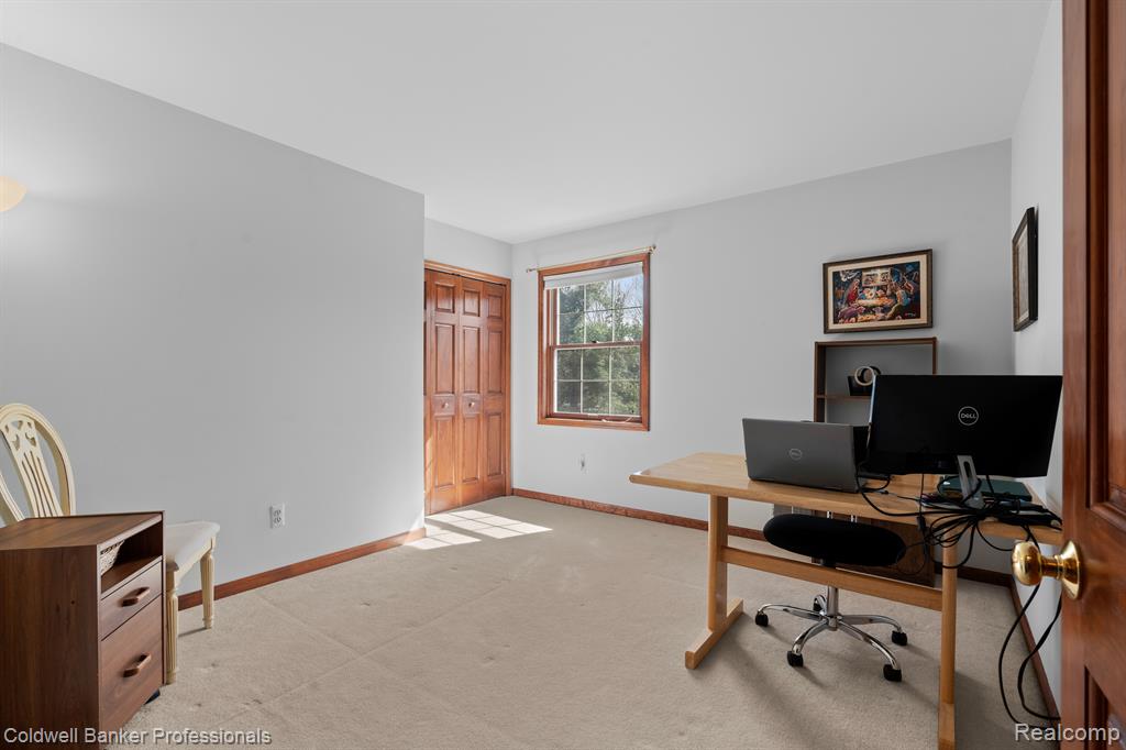 6253 7 MILE Road, South Lyon, MI 48178 — Photo 33