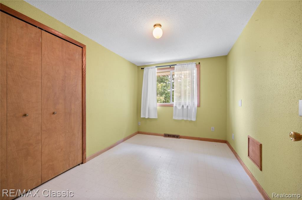 594 Maple Vista Street, Imlay City, MI 48444 — Photo 16