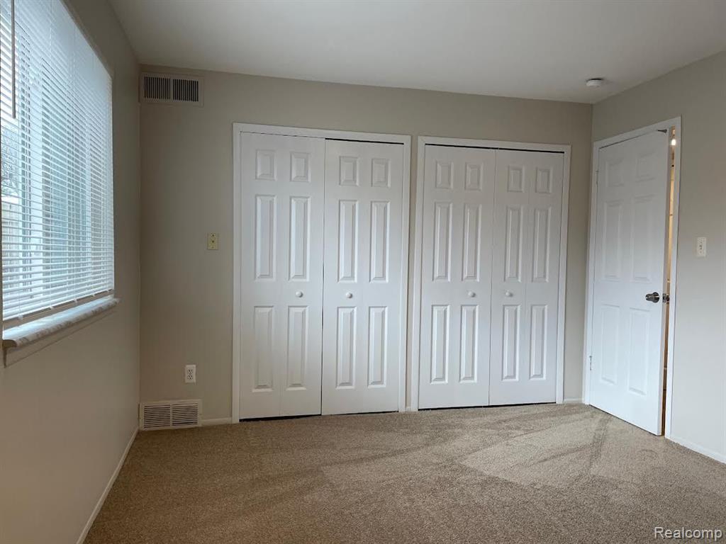 855 E SUMMIT Street, Milford, MI 48381 — Photo 13