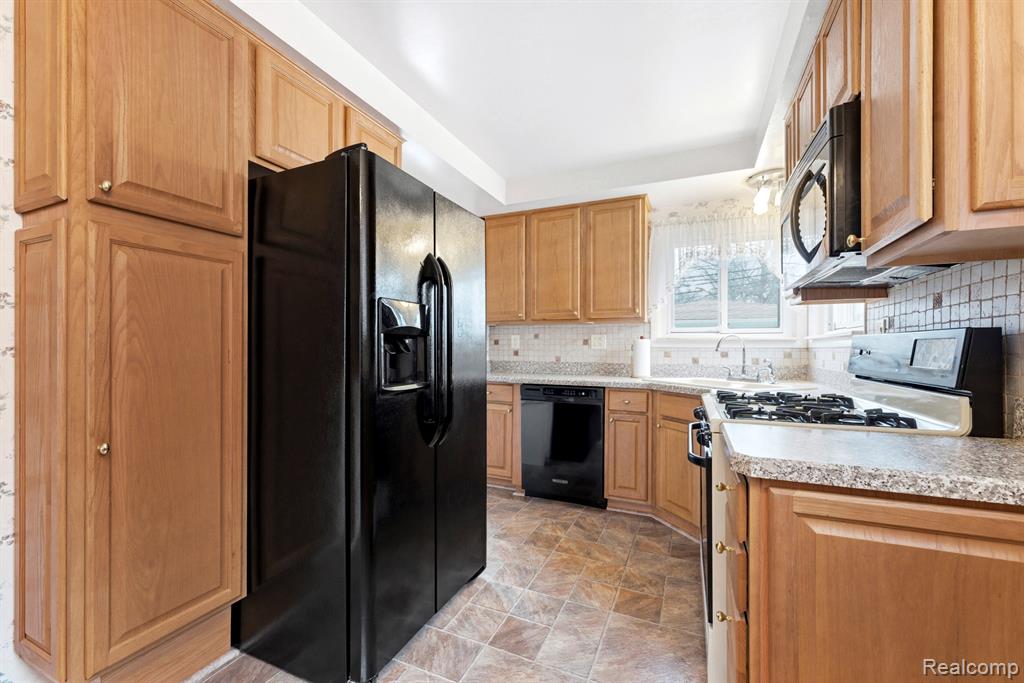 15225 Poplar Street, Southgate, MI 48195 — Photo 8