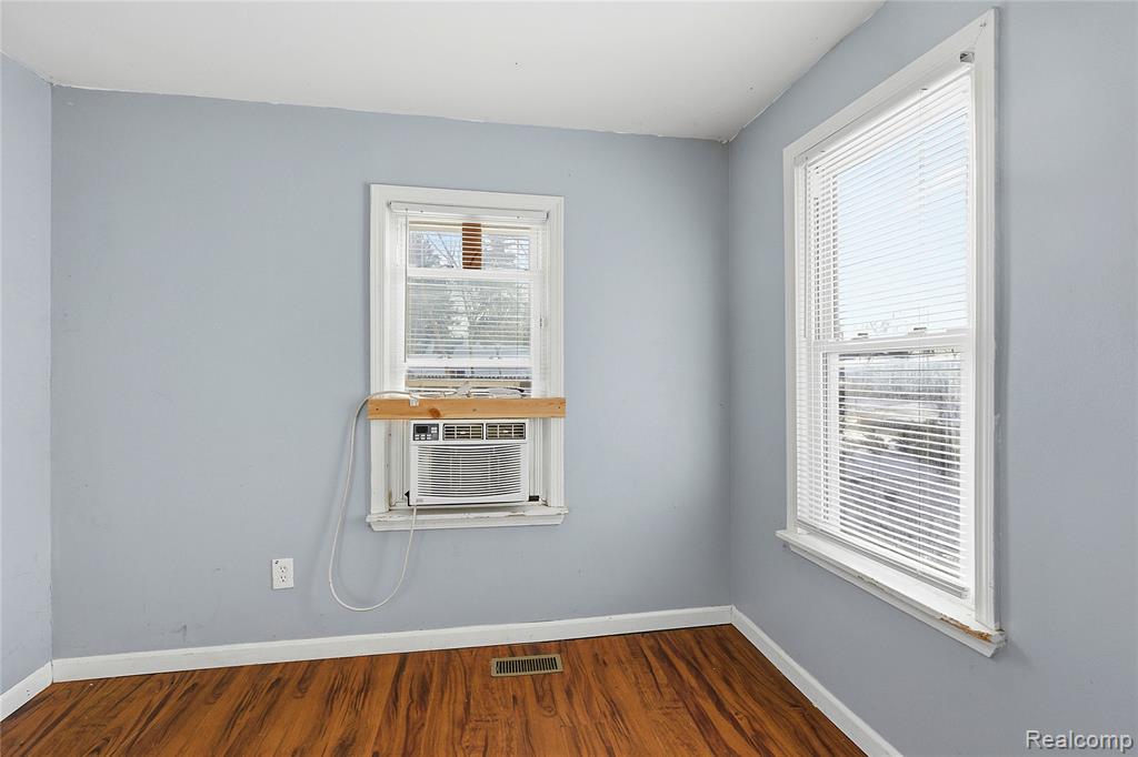 5315 Edgewood Street, Dearborn Heights, MI 48125 — Photo 15