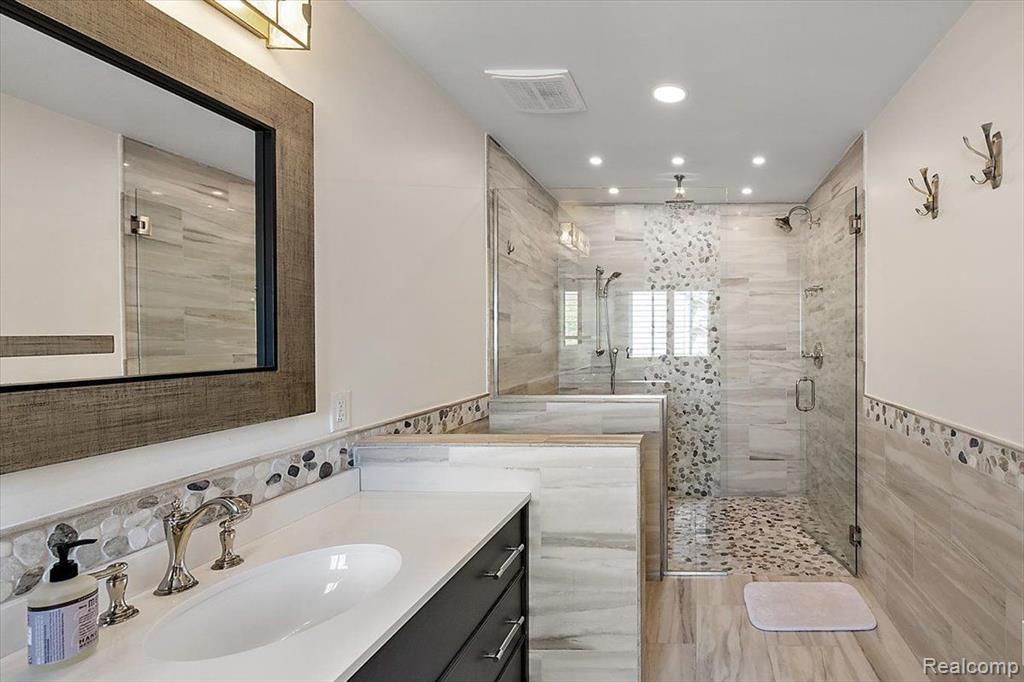 40211 BEXLEY Way, Northville, MI 48168 — Photo 68