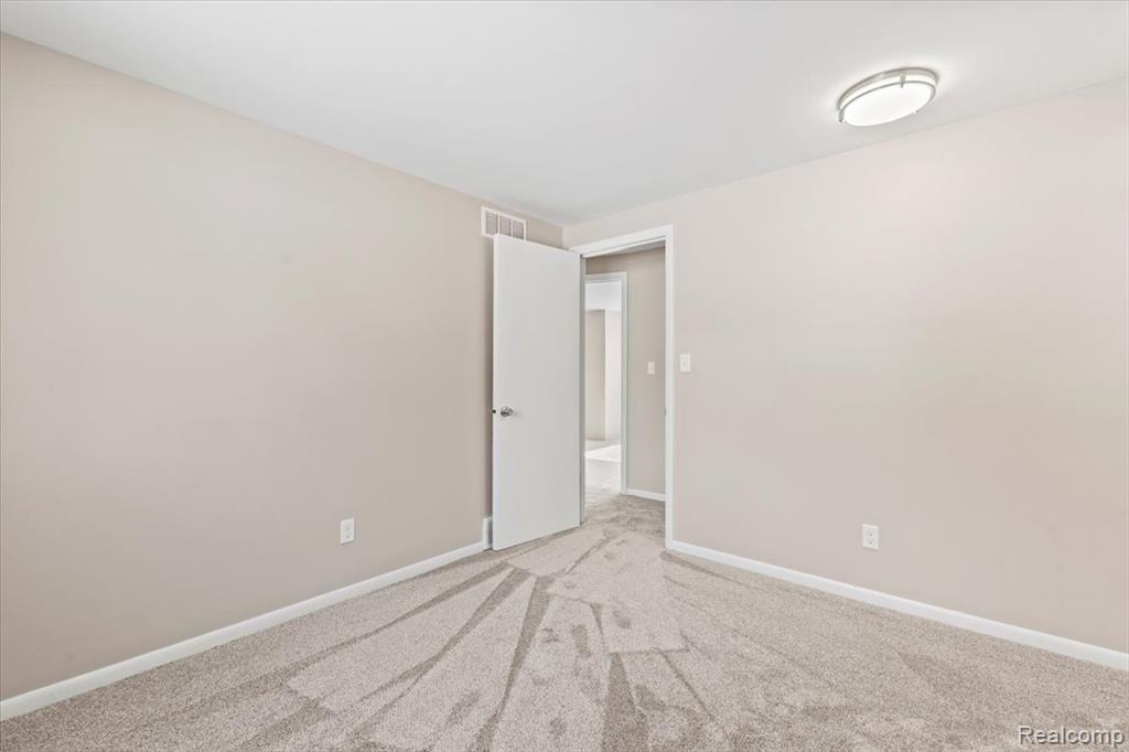 566 Eastridge Drive, Ortonville, MI 48462 — Photo 22