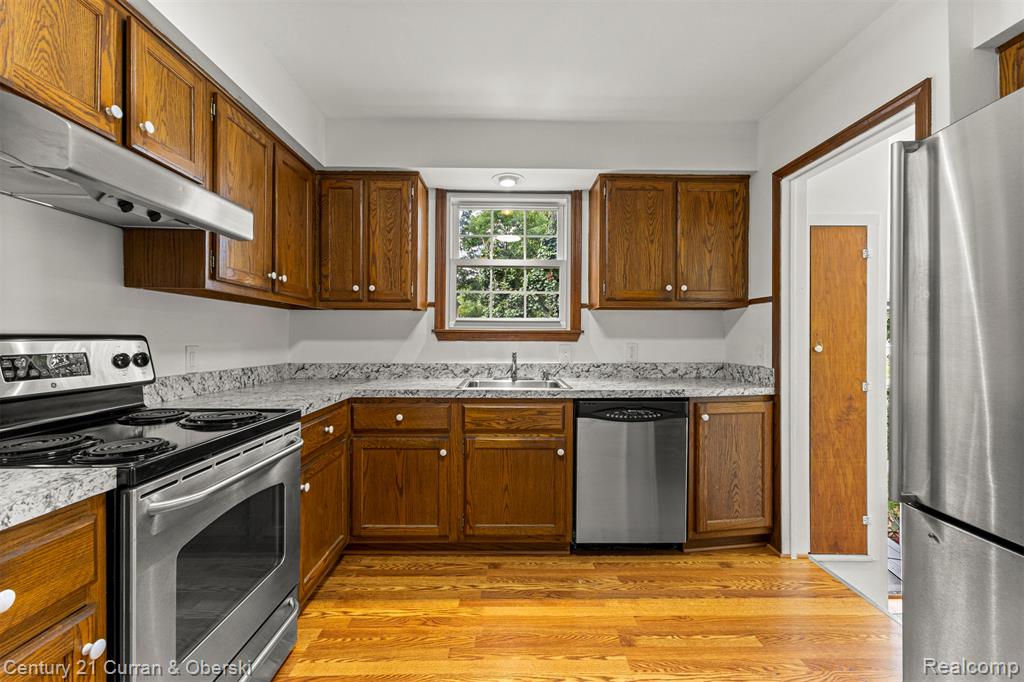 594 Hartsough Street, Plymouth, MI 48170 — Photo 13