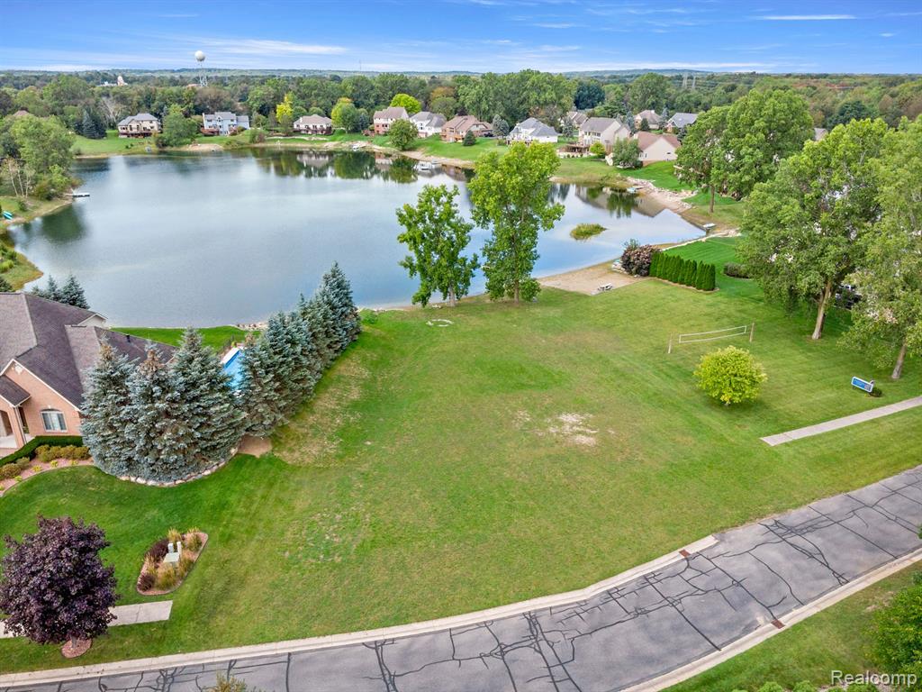 4544 COASTAL Parkway, White Lake, MI